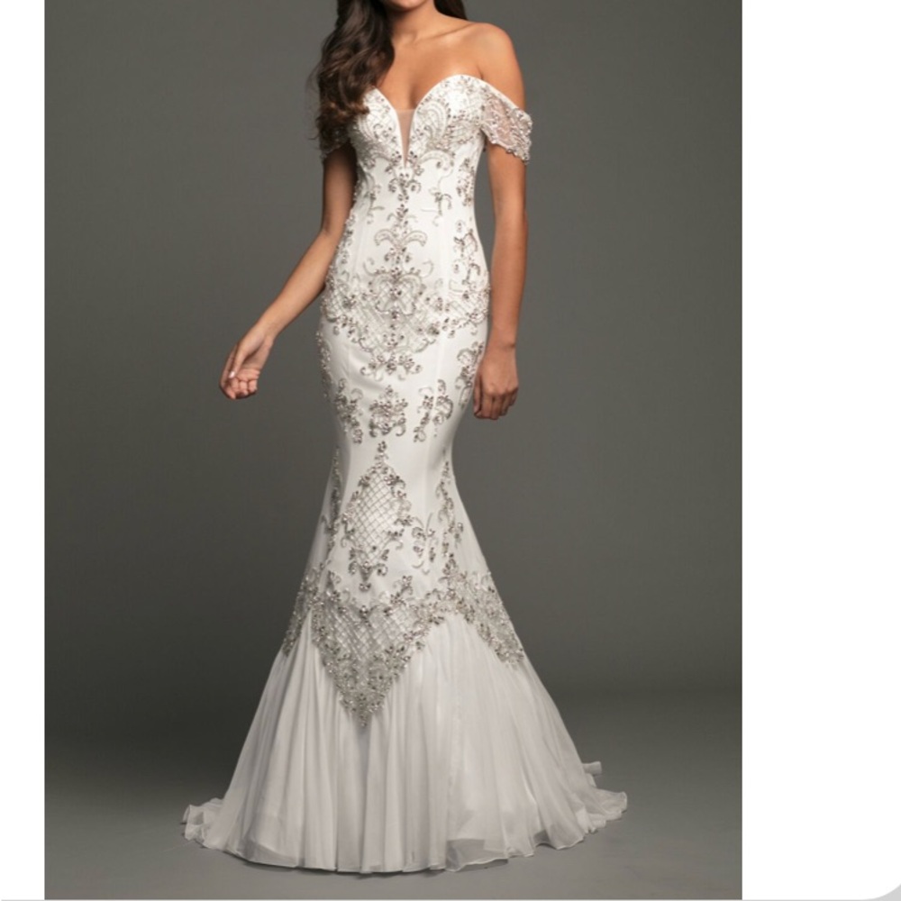 Wedding Dress, Brand New, Never Worn, Size 12, No alterations